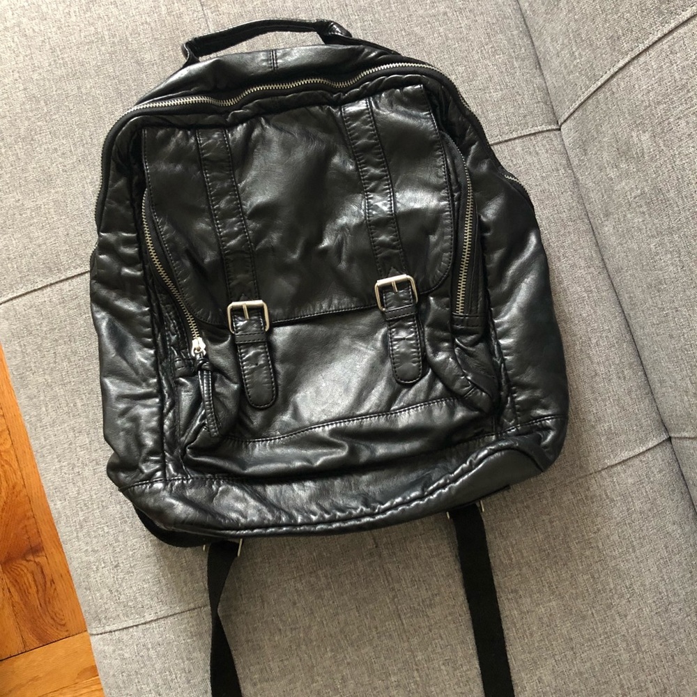 Deena & Ozzy buttery faux leather black backpack